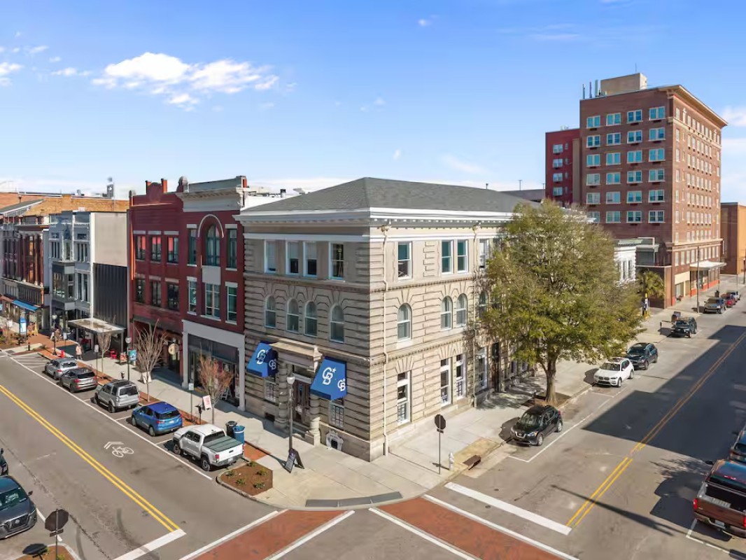 Carolina Vacays_Cornerstone at Front and Chestnut