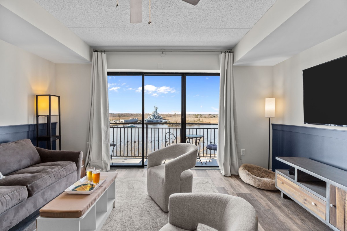 Carolina Vacays_Pups and Pints